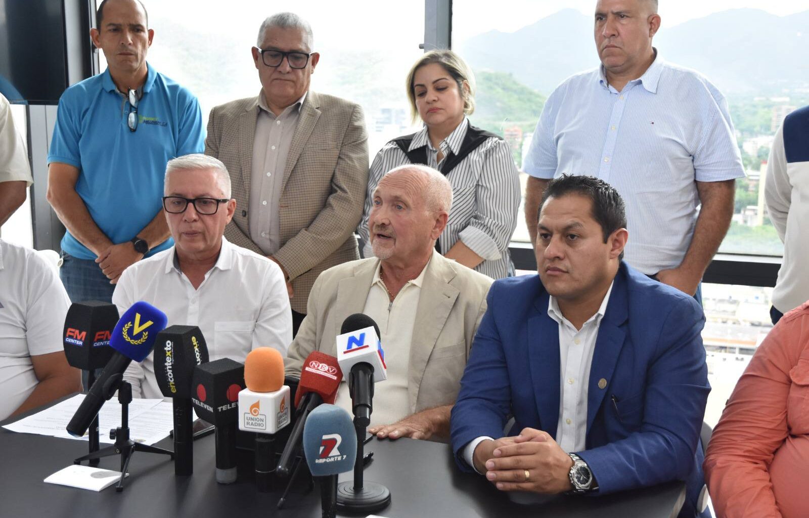Reactivan Consejo Nacional del Transporte de Carga de Venezuela ante graves problemas del sector